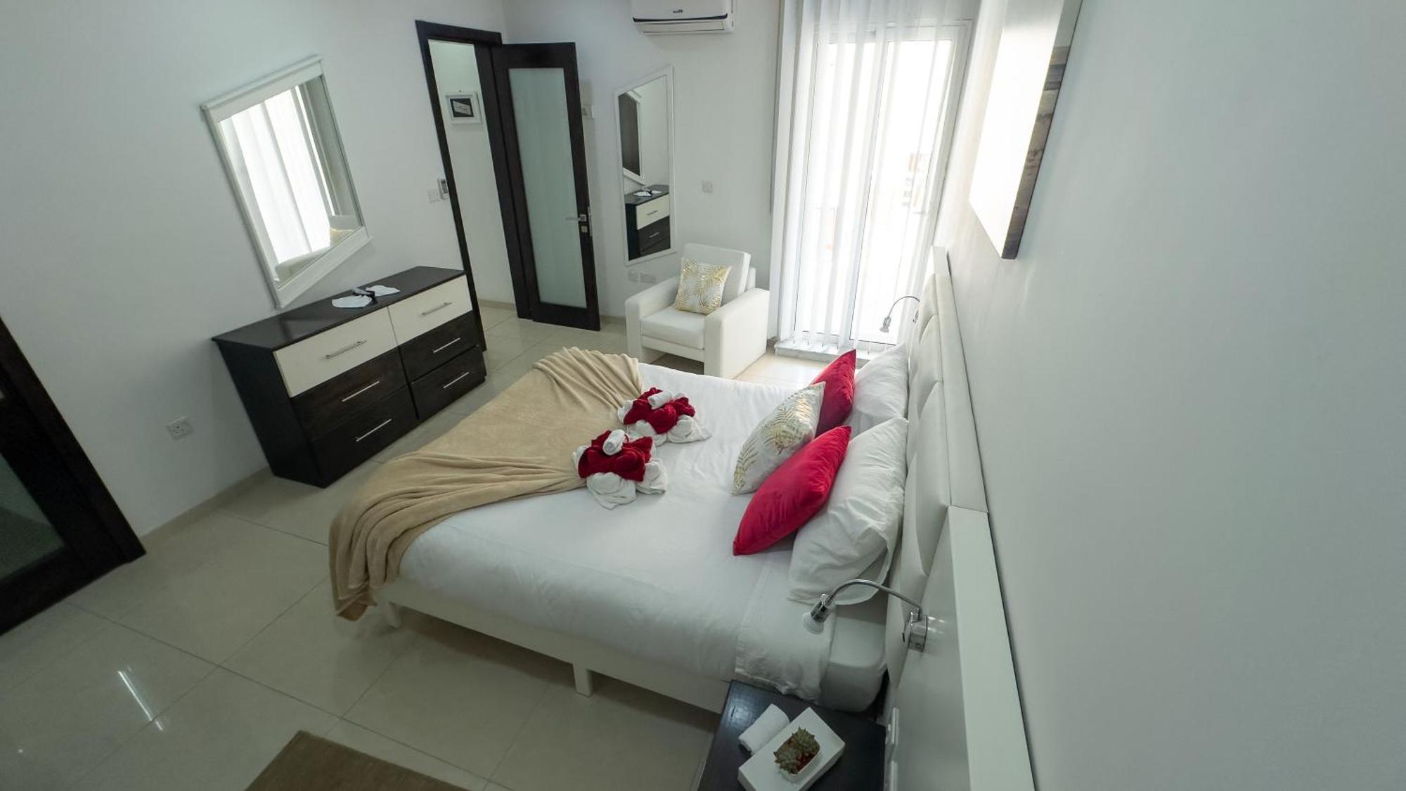 Apartament In Ta' Xbiex 3Br- 3 Min Yatch Marina Msida Esterno foto